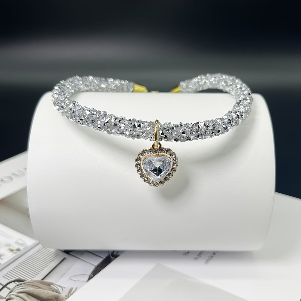 Collier pour animaux de compagnie orné de strass et d'un pendentif en forme de cœur