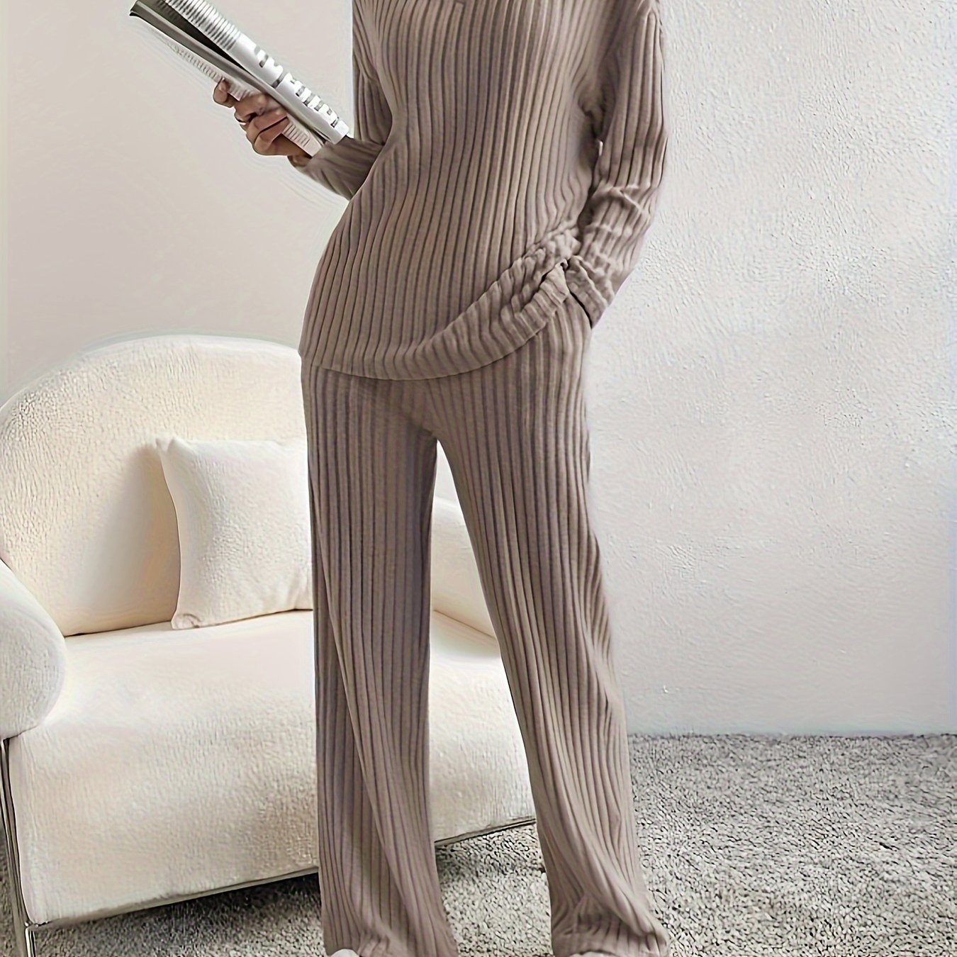 Ensemble pantalon décontracté côtelé uni, haut à manches longues et col en V