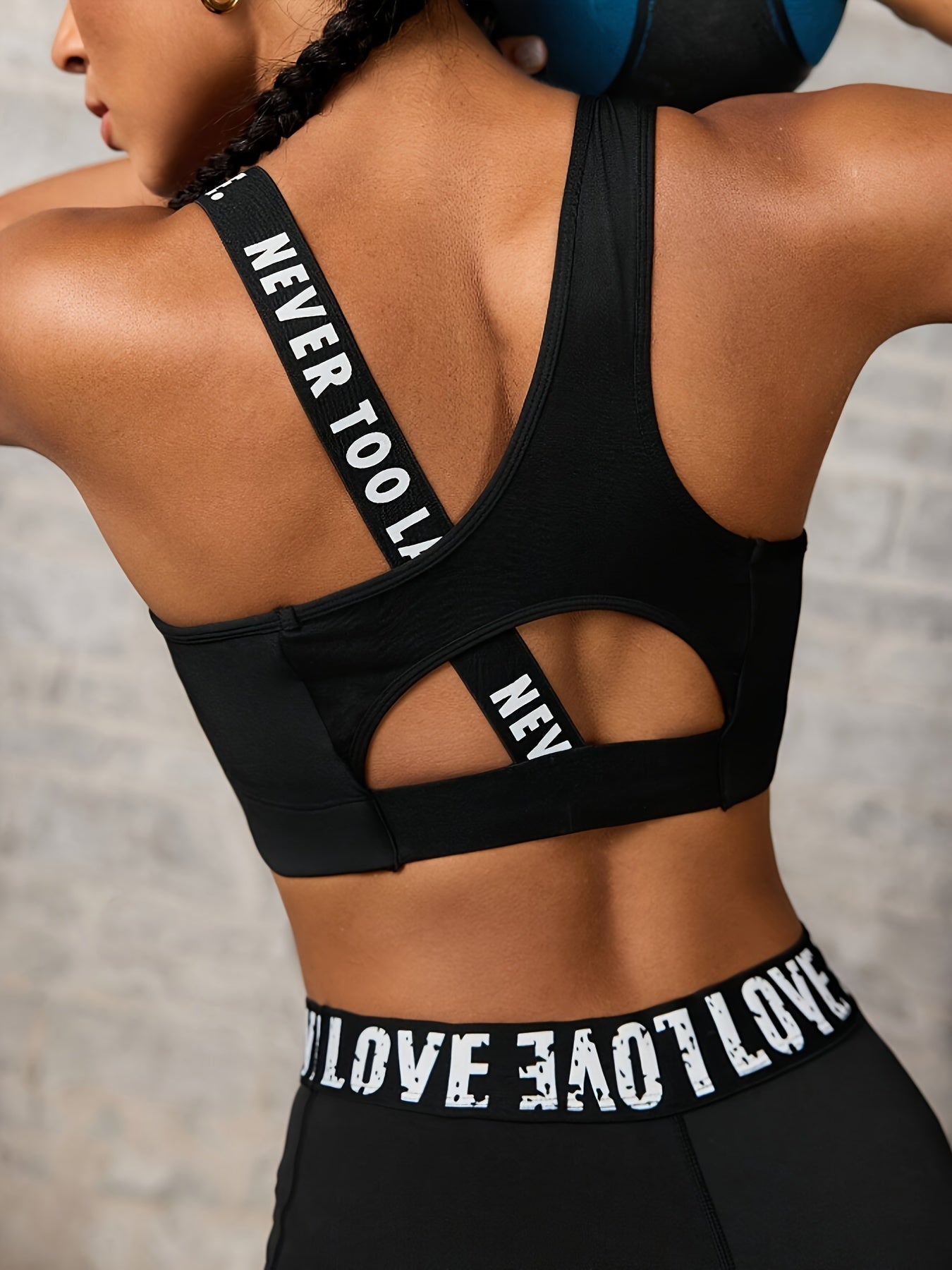 Women'S "NEVER TOO LATE" Graphic Asymmetrical Sports Bra - High Stretch, Hollow Back Design, Strapless Option, Perfect for Outdoor Activities, Workout Bra|Asymmetrical Neckline|Strapless Suppor - Topdecheztop.fr
