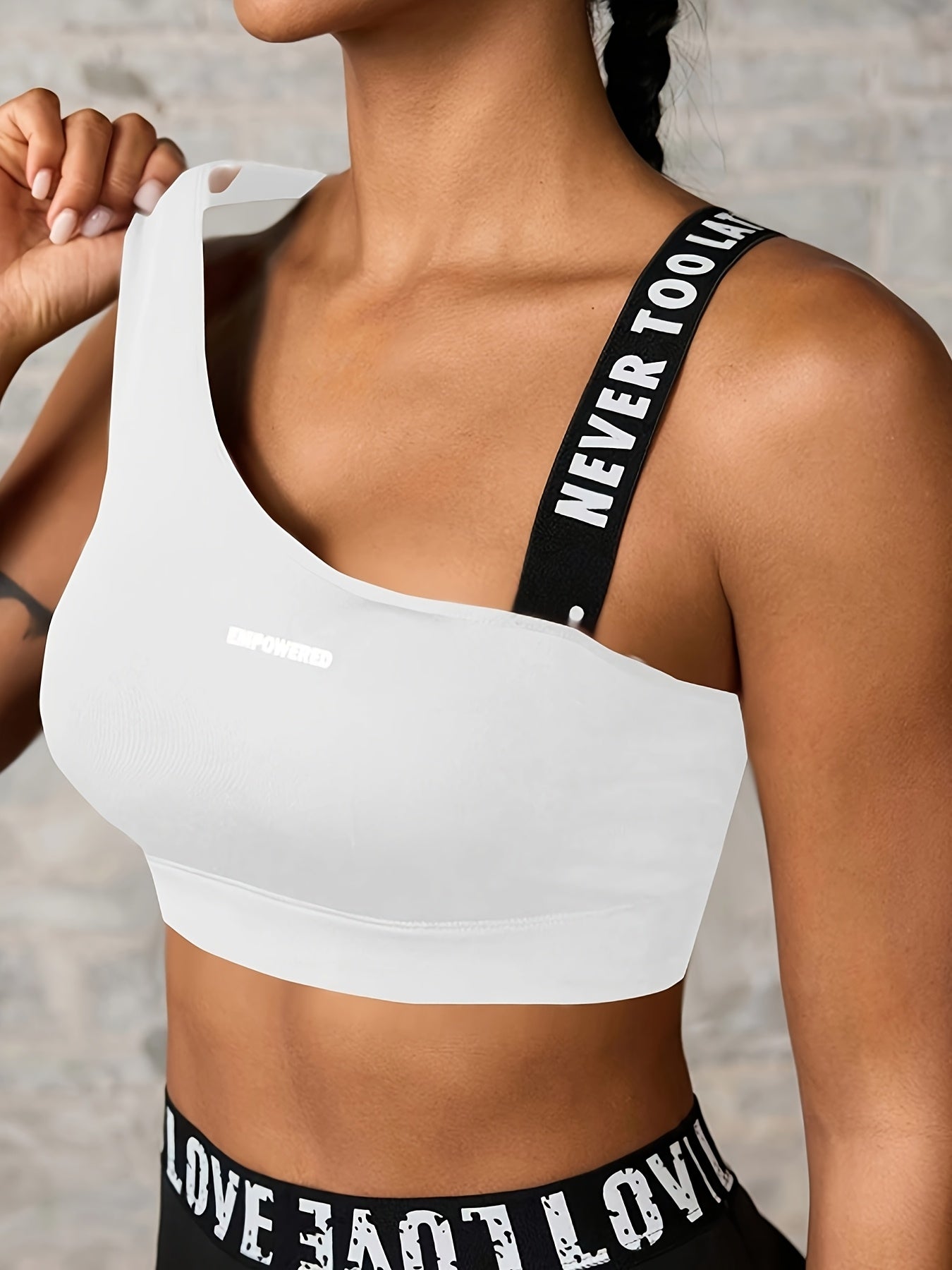 Women'S "NEVER TOO LATE" Graphic Asymmetrical Sports Bra - High Stretch, Hollow Back Design, Strapless Option, Perfect for Outdoor Activities, Workout Bra|Asymmetrical Neckline|Strapless Suppor - Topdecheztop.fr
