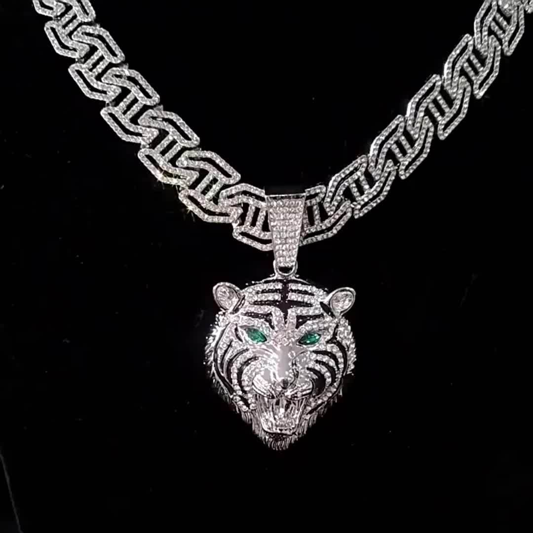 Pendentif tête de tigre aux yeux verts, 1 pièce, avec un collier cubain en strass