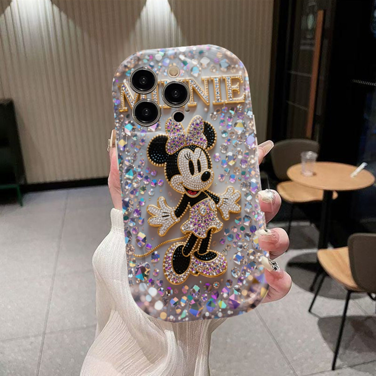 Une coque de téléphone sous licence Disney avec un design en strass, IPHONE - Topdecheztop.fr