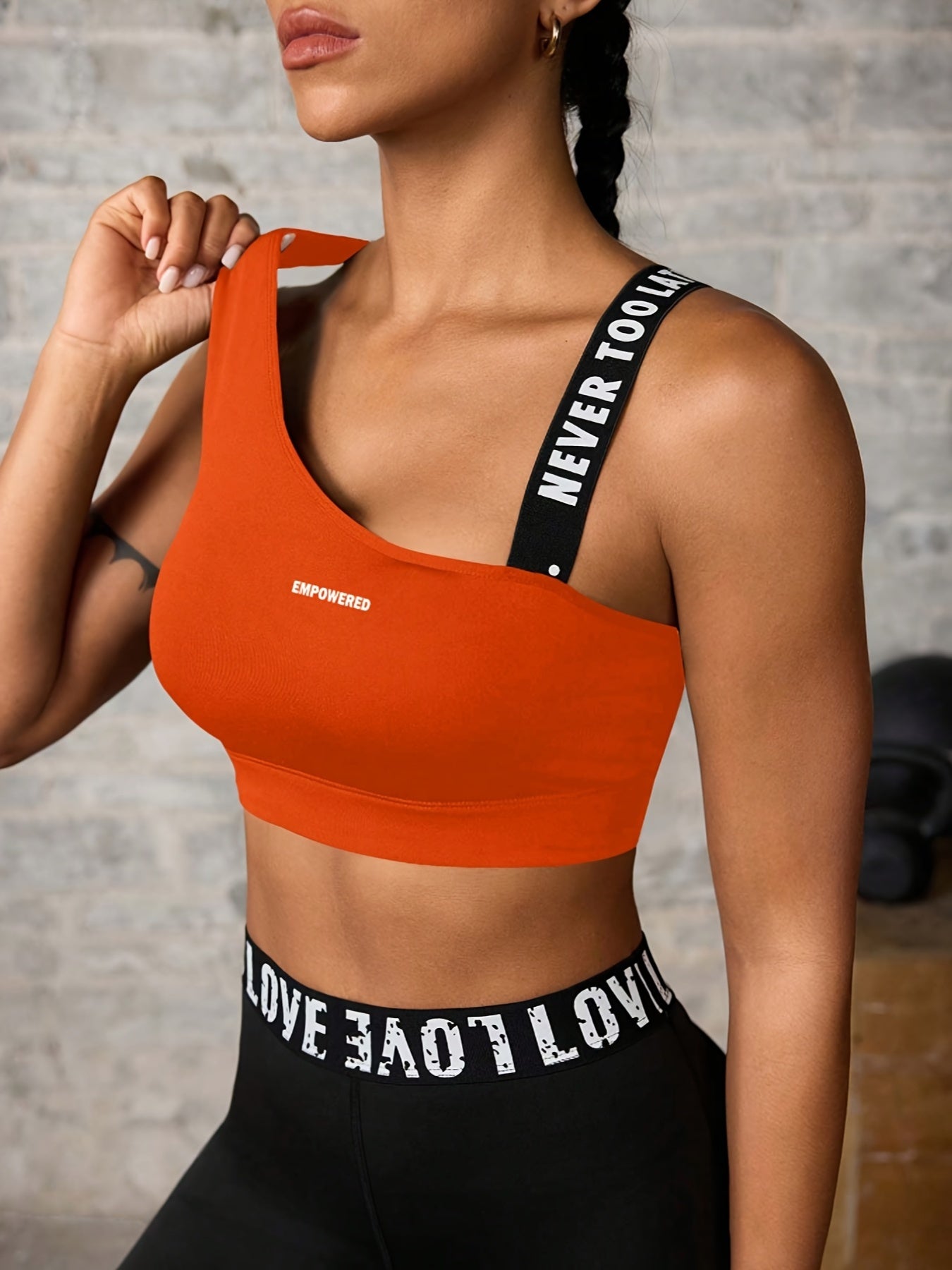 Women'S "NEVER TOO LATE" Graphic Asymmetrical Sports Bra - High Stretch, Hollow Back Design, Strapless Option, Perfect for Outdoor Activities, Workout Bra|Asymmetrical Neckline|Strapless Suppor - Topdecheztop.fr