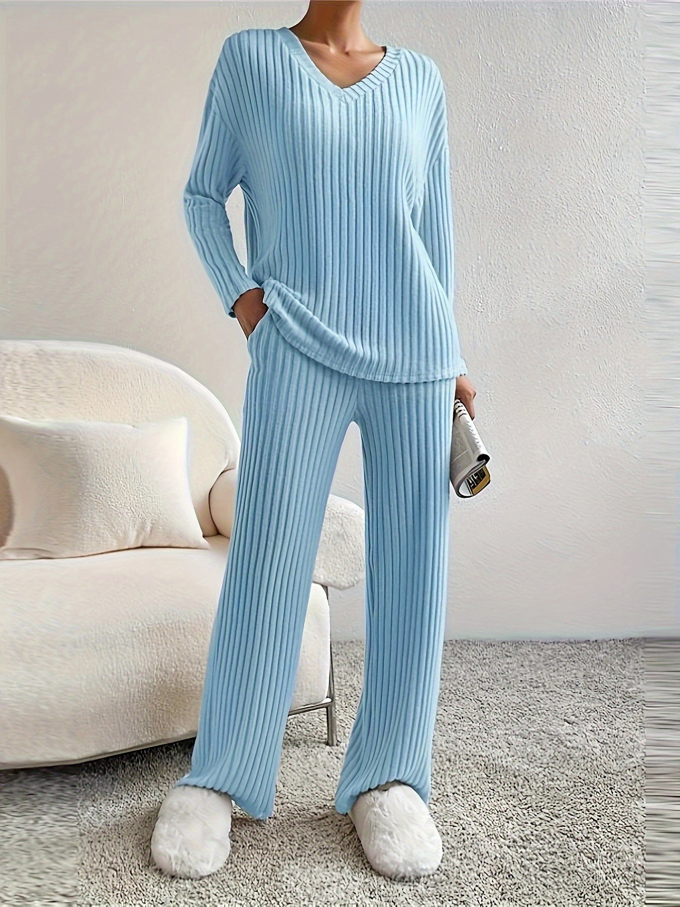 Ensemble pantalon décontracté côtelé uni, haut à manches longues et col en V