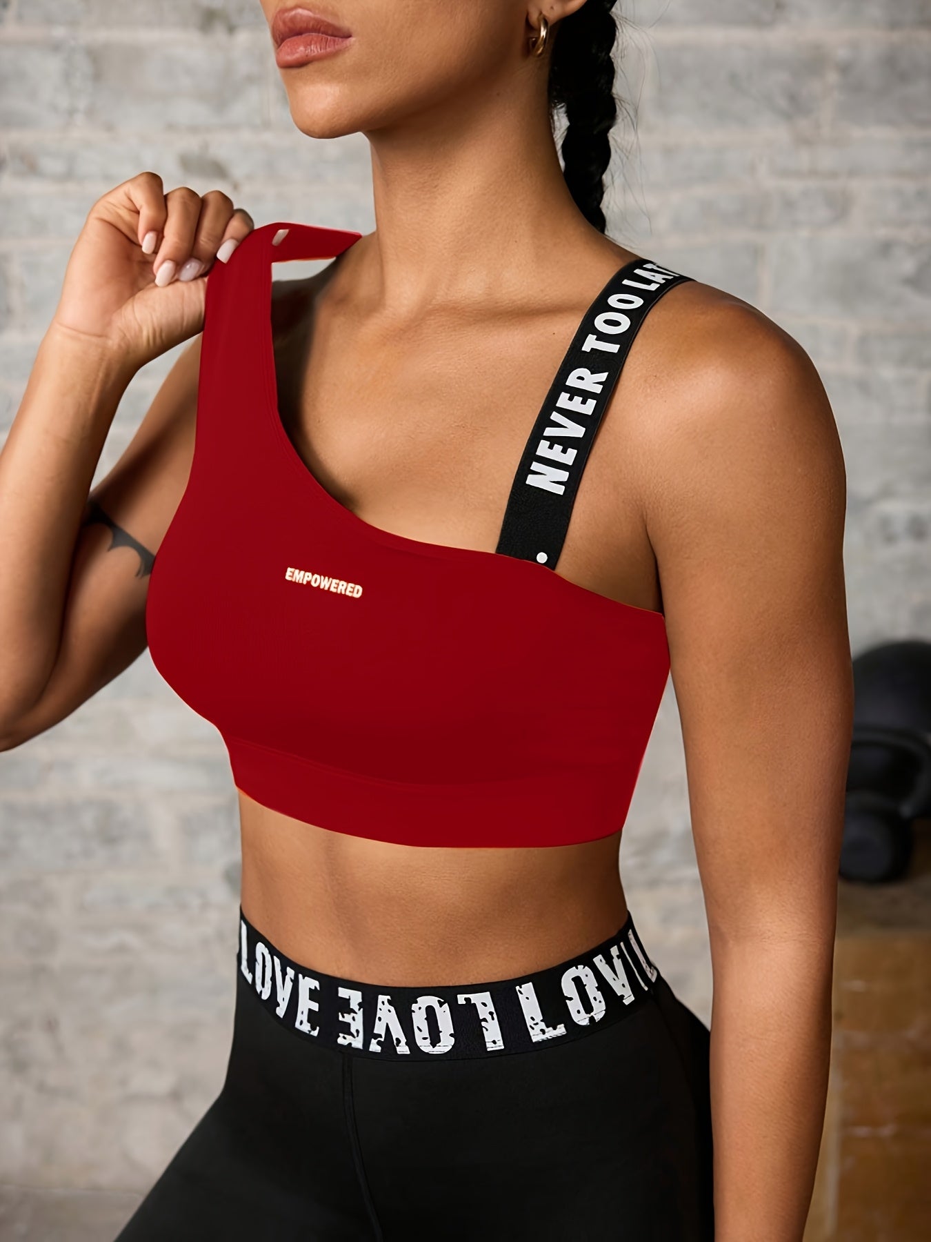 Women'S "NEVER TOO LATE" Graphic Asymmetrical Sports Bra - High Stretch, Hollow Back Design, Strapless Option, Perfect for Outdoor Activities, Workout Bra|Asymmetrical Neckline|Strapless Suppor - Topdecheztop.fr