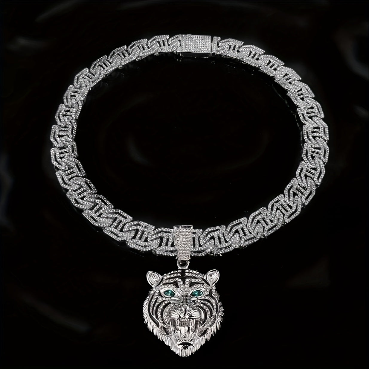 Pendentif tête de tigre aux yeux verts, 1 pièce, avec un collier cubain en strass
