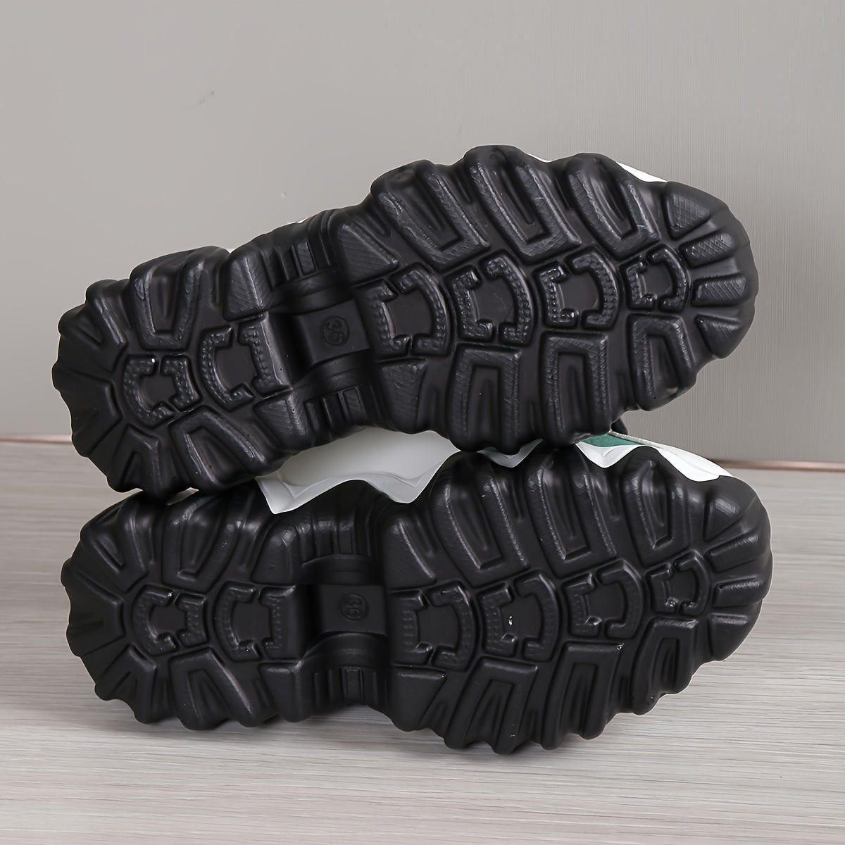 Chaussures de sport élégantes pour femmes, avec semelles épaisses