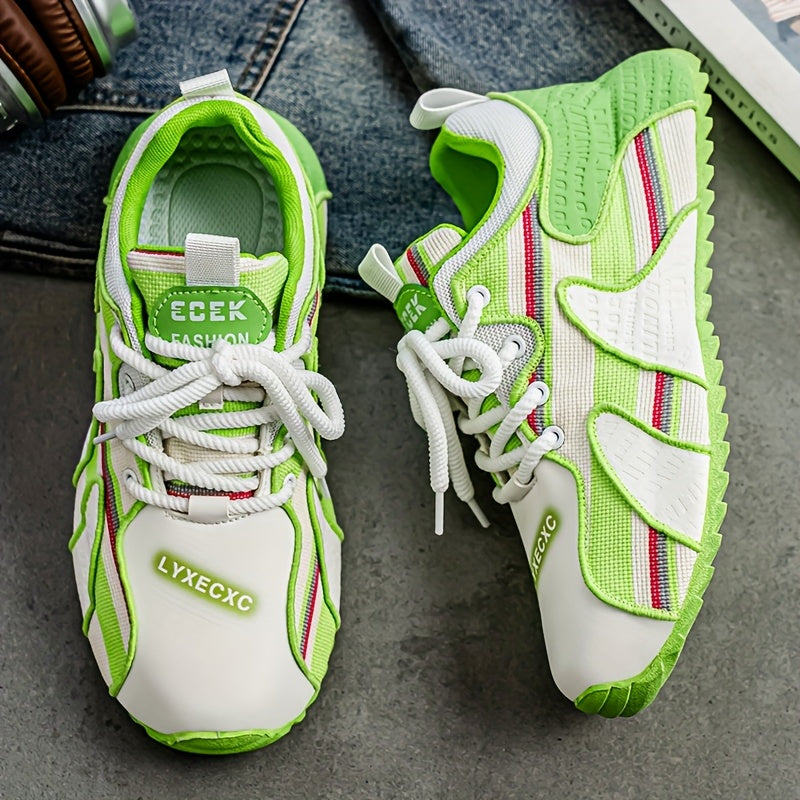 Les chaussures de sport décontractées légères à lacets
