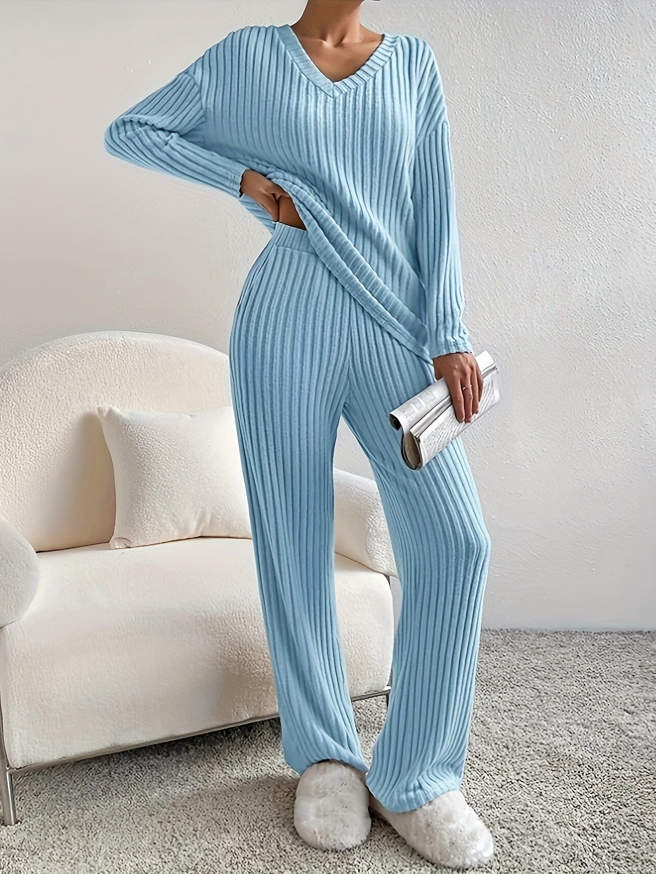 Ensemble pantalon décontracté côtelé uni, haut à manches longues et col en V