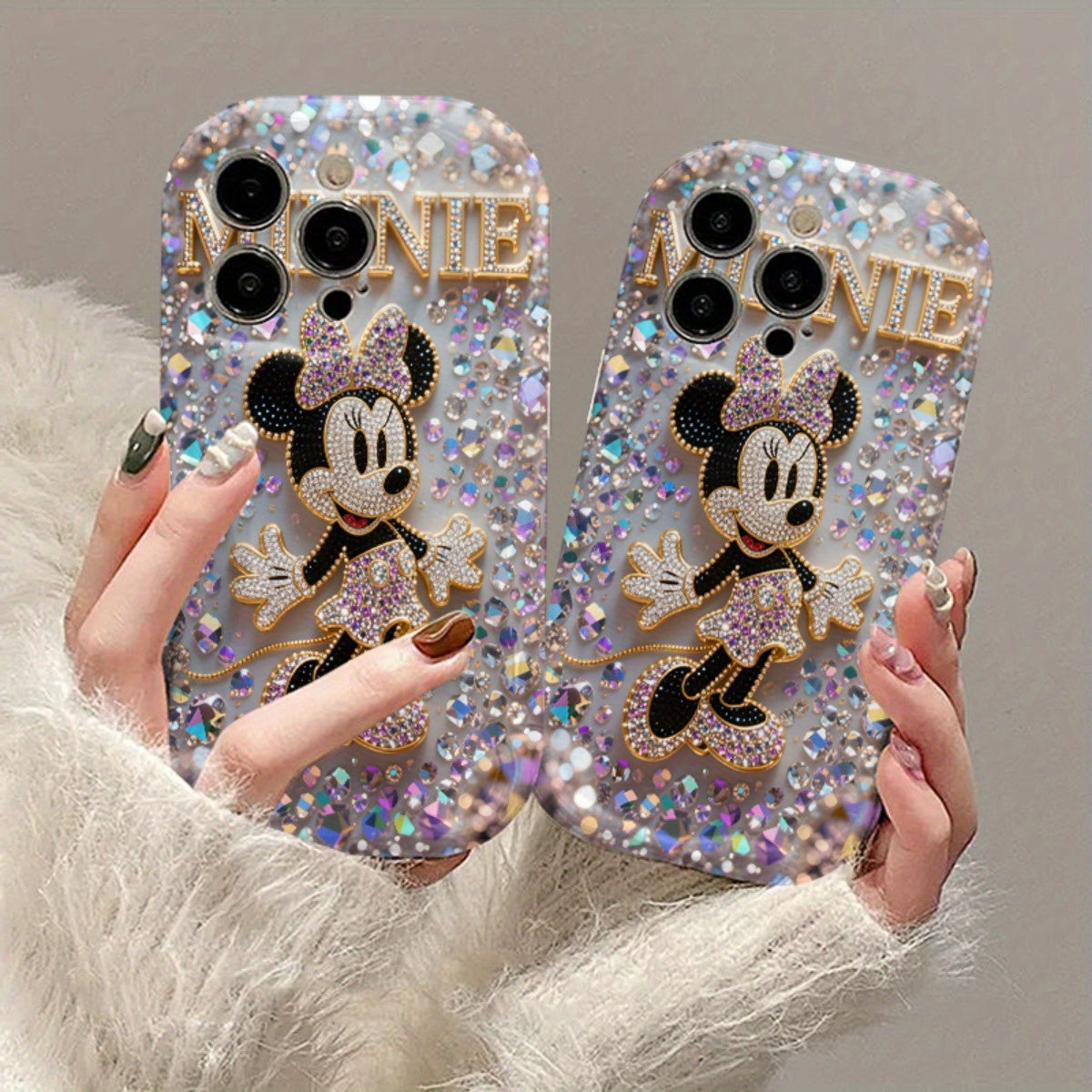 Une coque de téléphone sous licence Disney avec un design en strass, IPHONE - Topdecheztop.fr