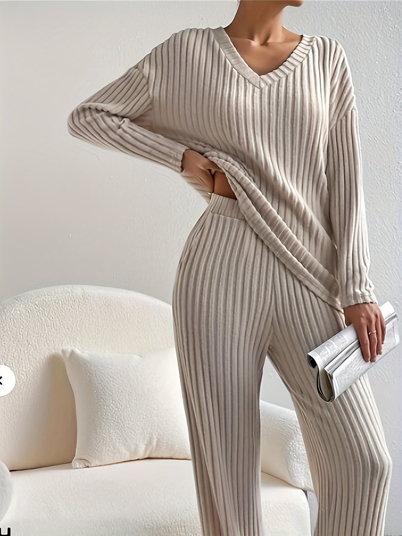Ensemble pantalon décontracté côtelé uni, haut à manches longues et col en V