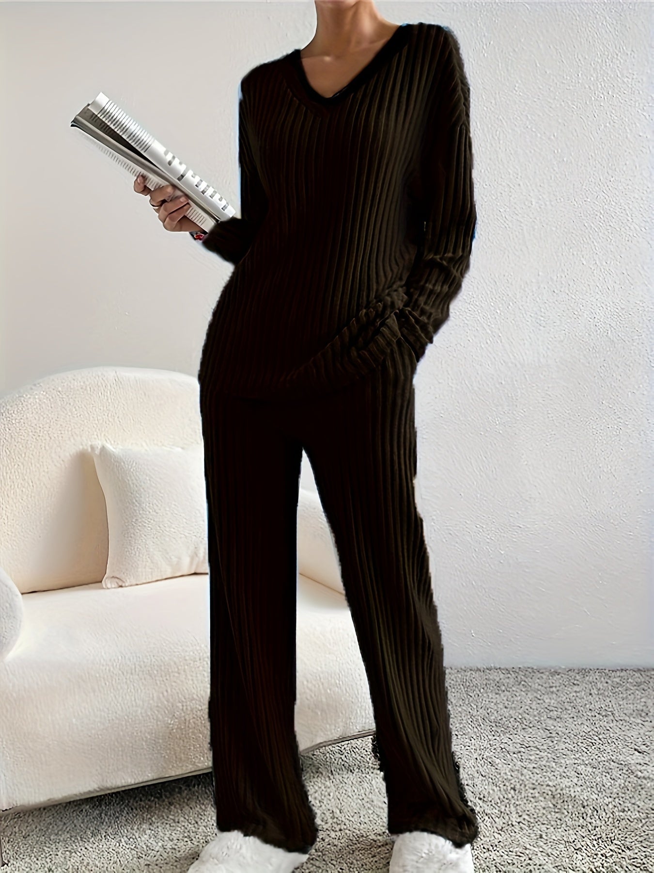 Ensemble pantalon décontracté côtelé uni, haut à manches longues et col en V