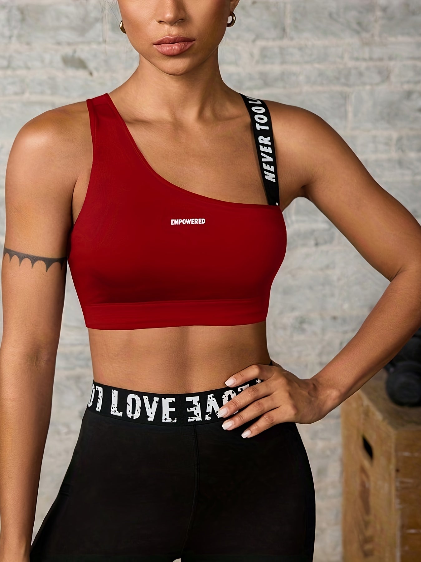 Women'S "NEVER TOO LATE" Graphic Asymmetrical Sports Bra - High Stretch, Hollow Back Design, Strapless Option, Perfect for Outdoor Activities, Workout Bra|Asymmetrical Neckline|Strapless Suppor - Topdecheztop.fr