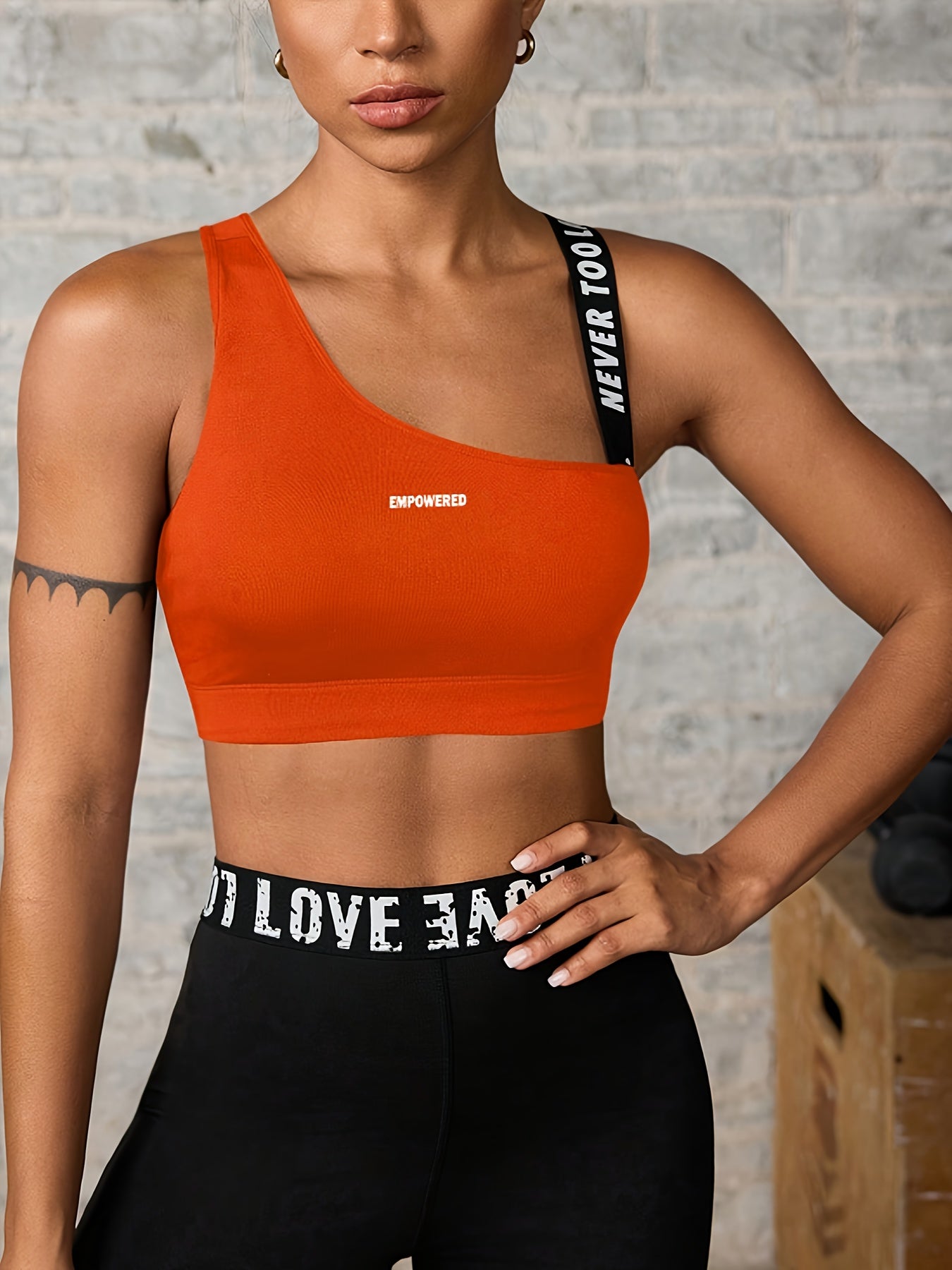 Women'S "NEVER TOO LATE" Graphic Asymmetrical Sports Bra - High Stretch, Hollow Back Design, Strapless Option, Perfect for Outdoor Activities, Workout Bra|Asymmetrical Neckline|Strapless Suppor - Topdecheztop.fr