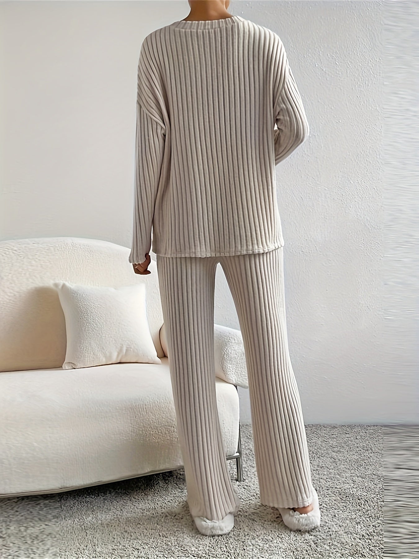 Ensemble pantalon décontracté côtelé uni, haut à manches longues et col en V