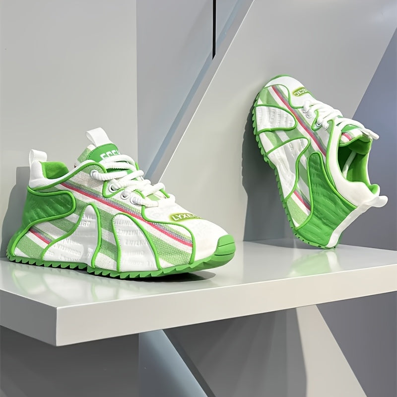 Les chaussures de sport décontractées légères à lacets