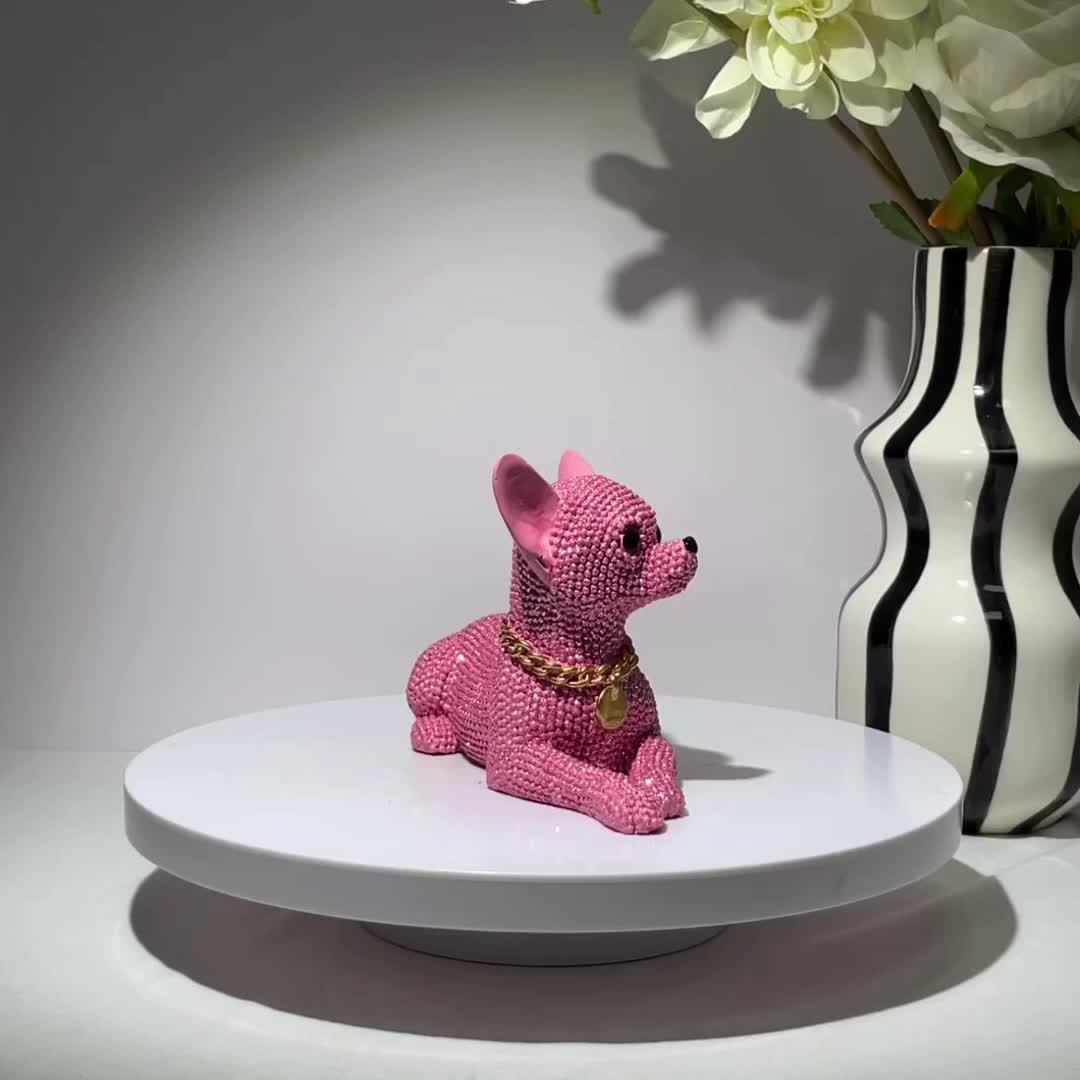 Statue de chihuahua rose en résine