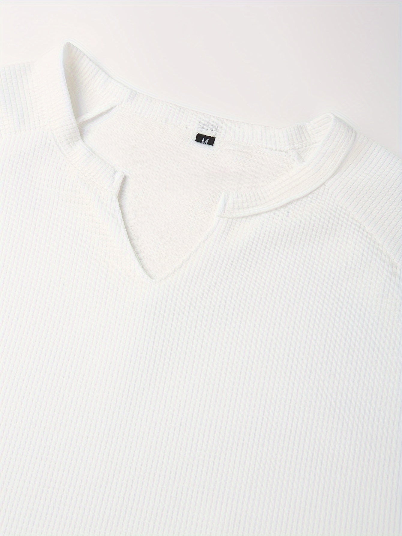 T-shirt  à manches longues et col en V gaufré pour homme