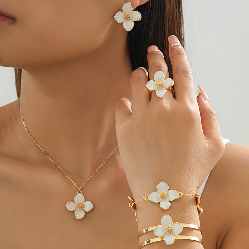 Ensemble de cinq bijoux pour femme