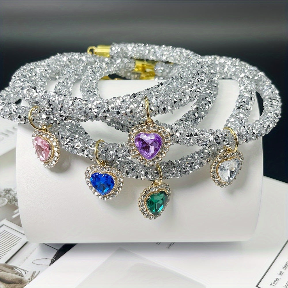 Collier pour animaux de compagnie orné de strass et d'un pendentif en forme de cœur