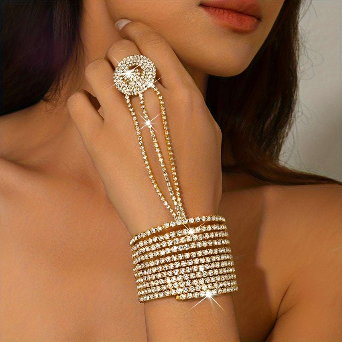 Bracelet pour femme orné de strass