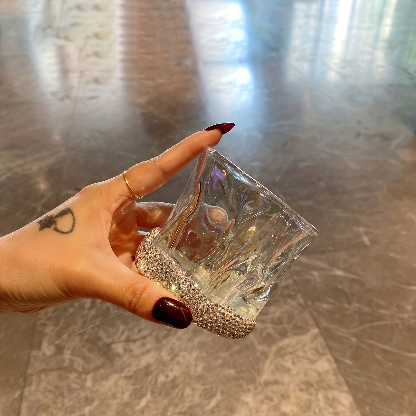 Tasse à eau; incrustée de diamants pour femme