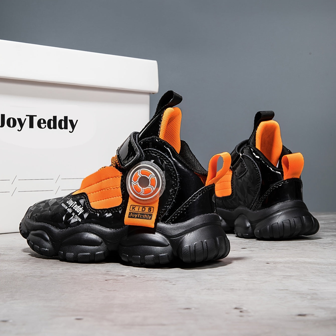 Une paire de chaussures de sport - Topdecheztop.fr