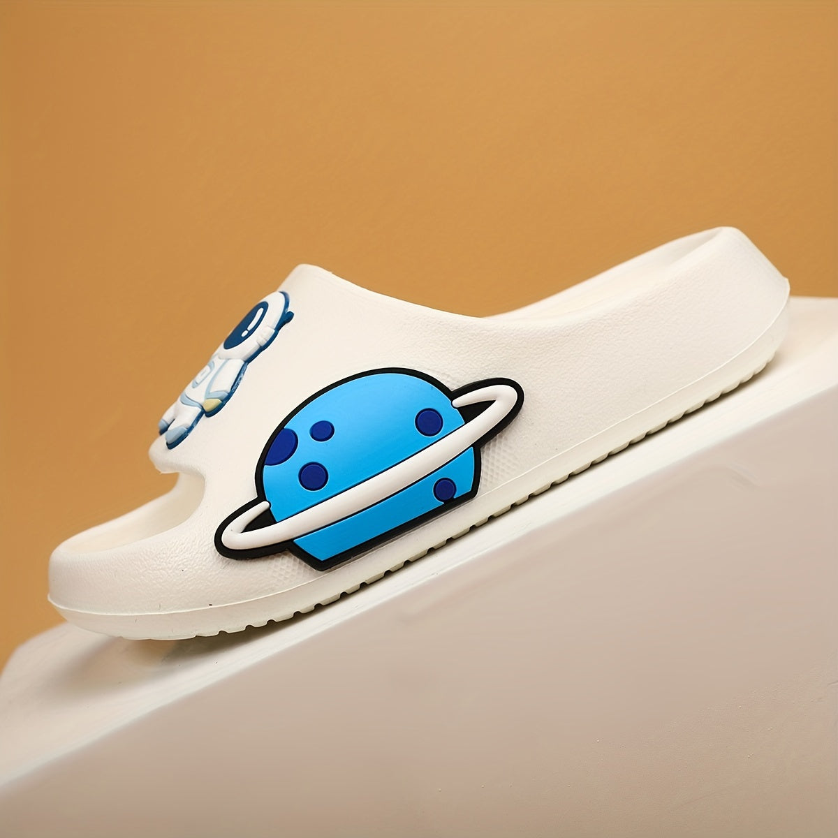 Boys' Cartoon Astronaut Slippers - Casual Cute Minimalist EVA Slip-On Sandals for Home & Outdoor - Breathable Lightweight Non-Slip for Children 14 and Under - Topdecheztop.fr