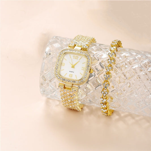 Petite montre carrée en diamant avec le bracelet