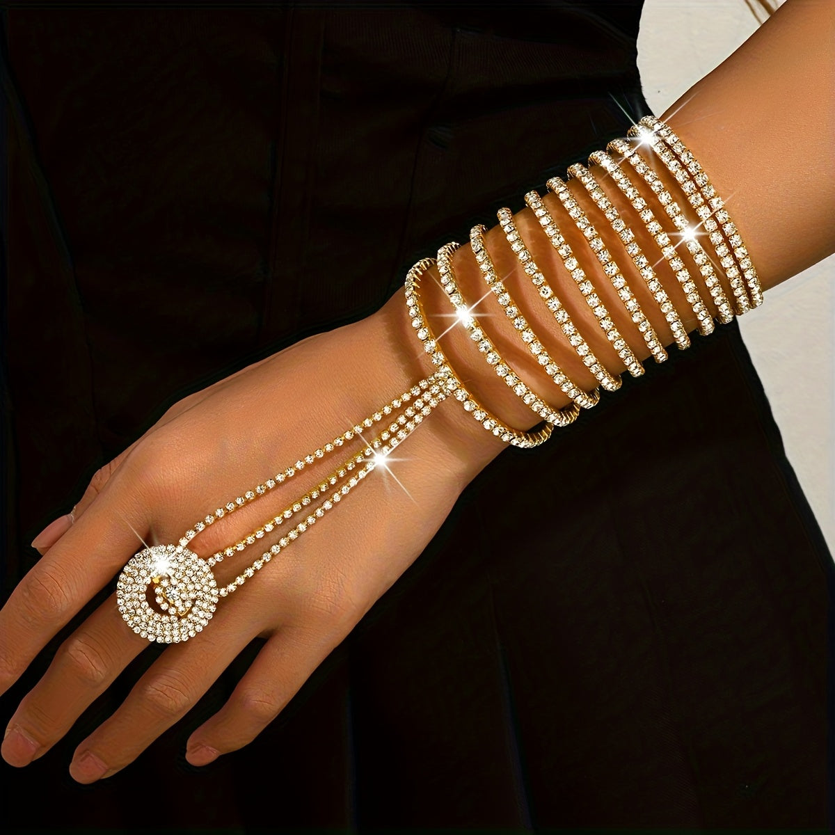 Bracelet pour femme orné de strass