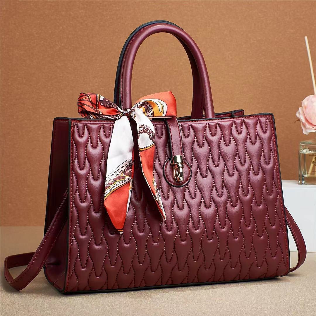 Sac  de couleur unie avec foulard en soie