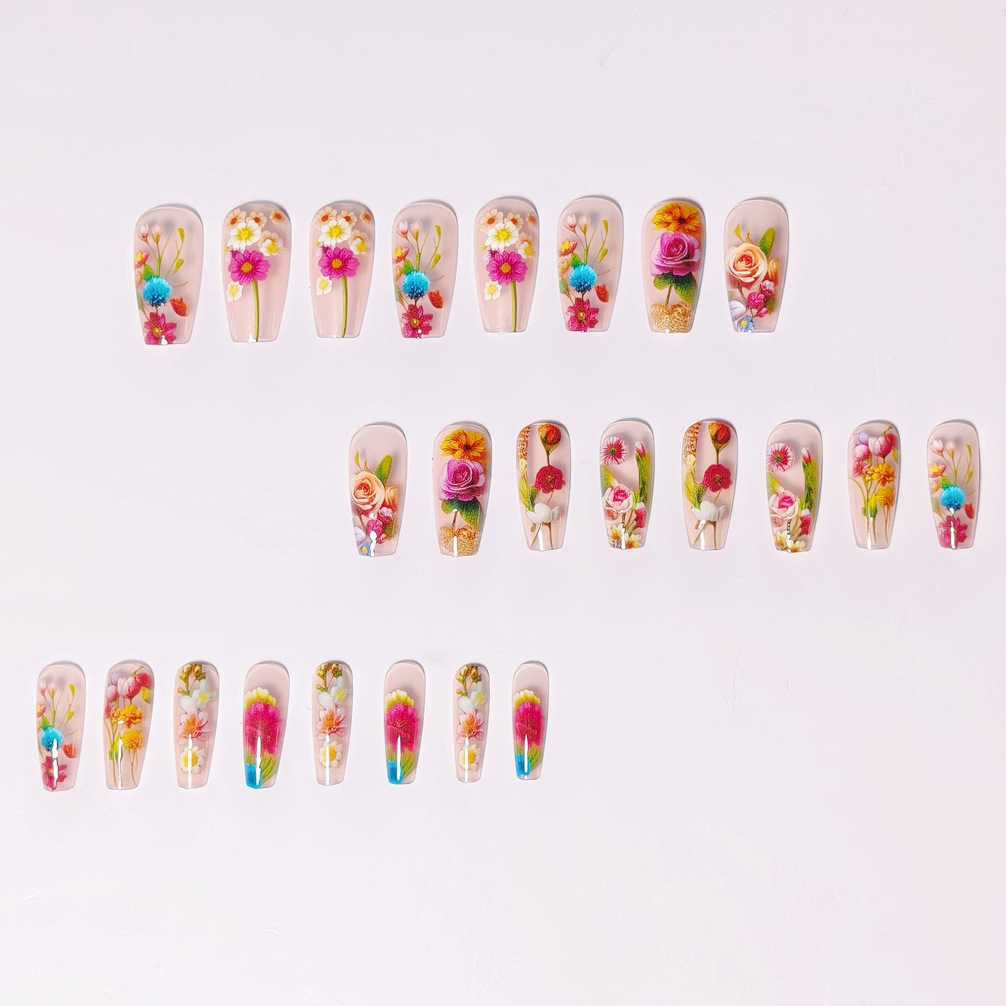 Faux ongles transparents brillants de longueur moyenne