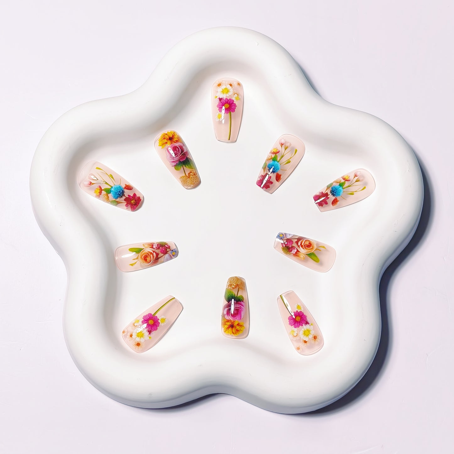 Faux ongles transparents brillants de longueur moyenne