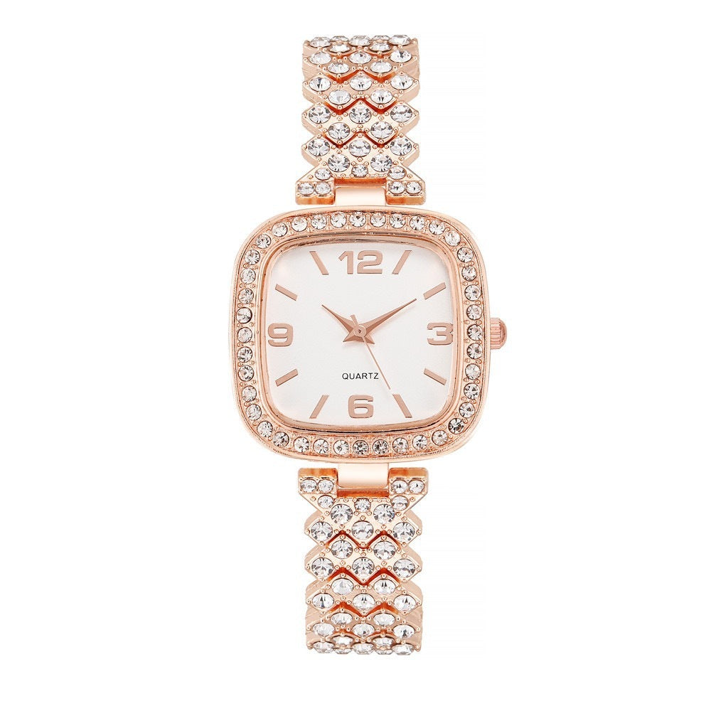 Petite montre carrée en diamant avec le bracelet