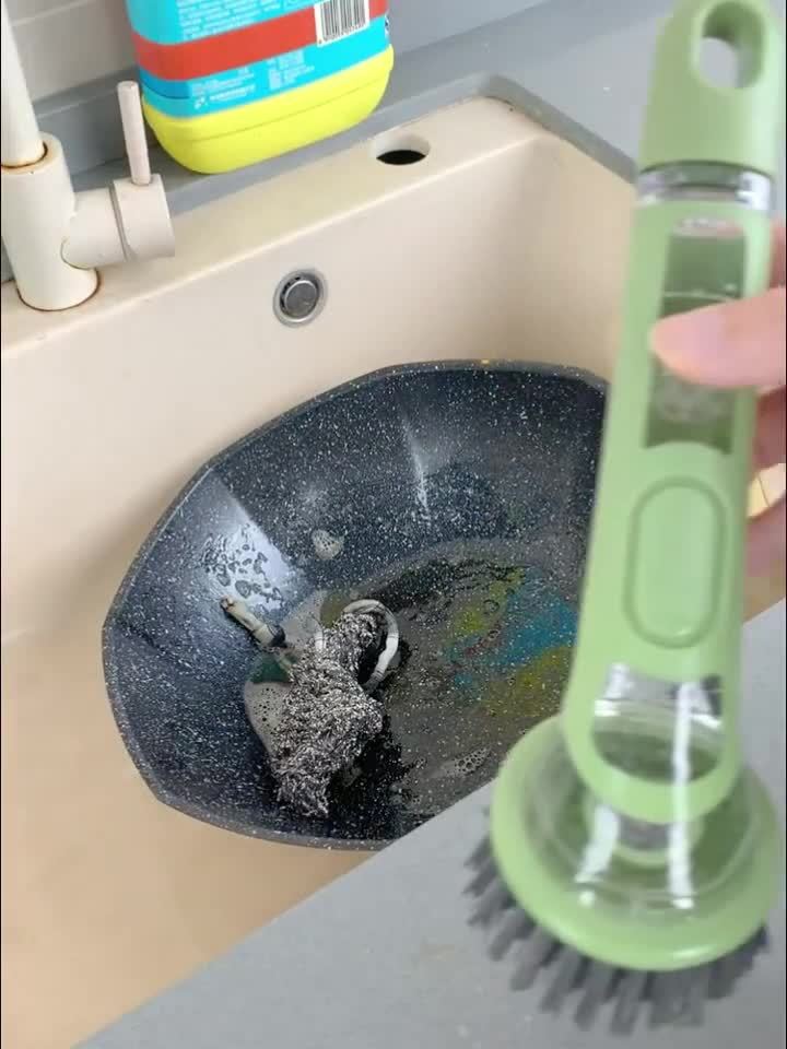 Brosse à vaisselle ergonomique dotée d'un distributeur de savon intégré pour un nettoyage sans effort