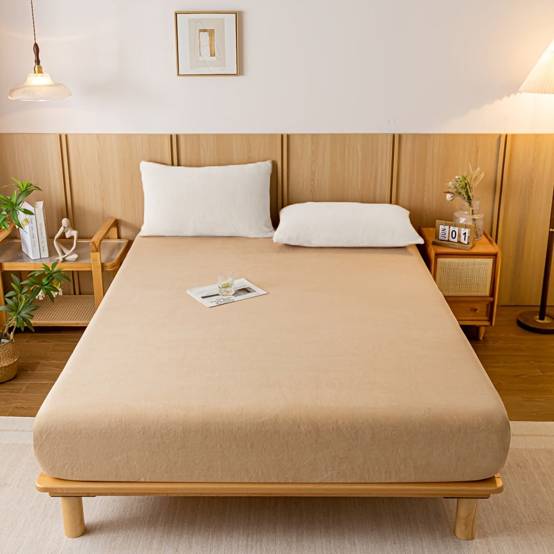 1pc Thickened Velvet Fitted Sheet For All Season, Soft Skin-friendly Warm Autumn And Winter Bedding Solid Color Mattress Protector, For Bedroom, Guest Room, With Deep Pocket, Fitted Bed Sheet Only - Topdecheztop.fr