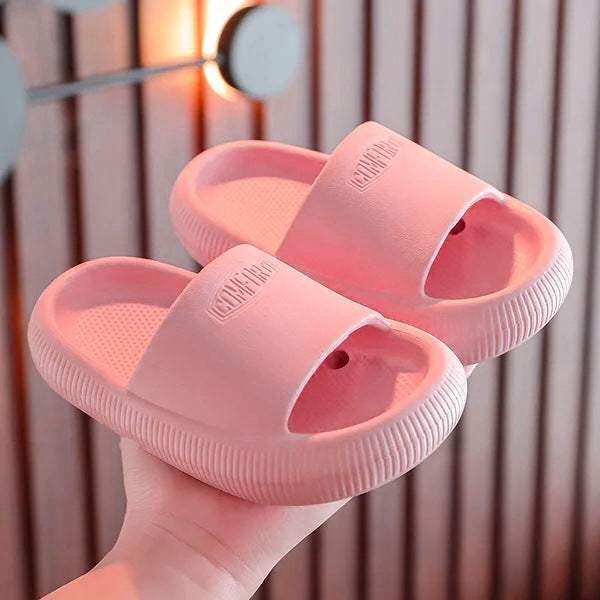 Pantoufles d'intérieur pour enfants, antidérapantes et résistantes à l'usure.