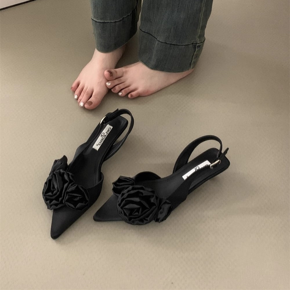 Sandales&nbsp; noires à bout pointu, style féerique, pour le printemps et l'été.