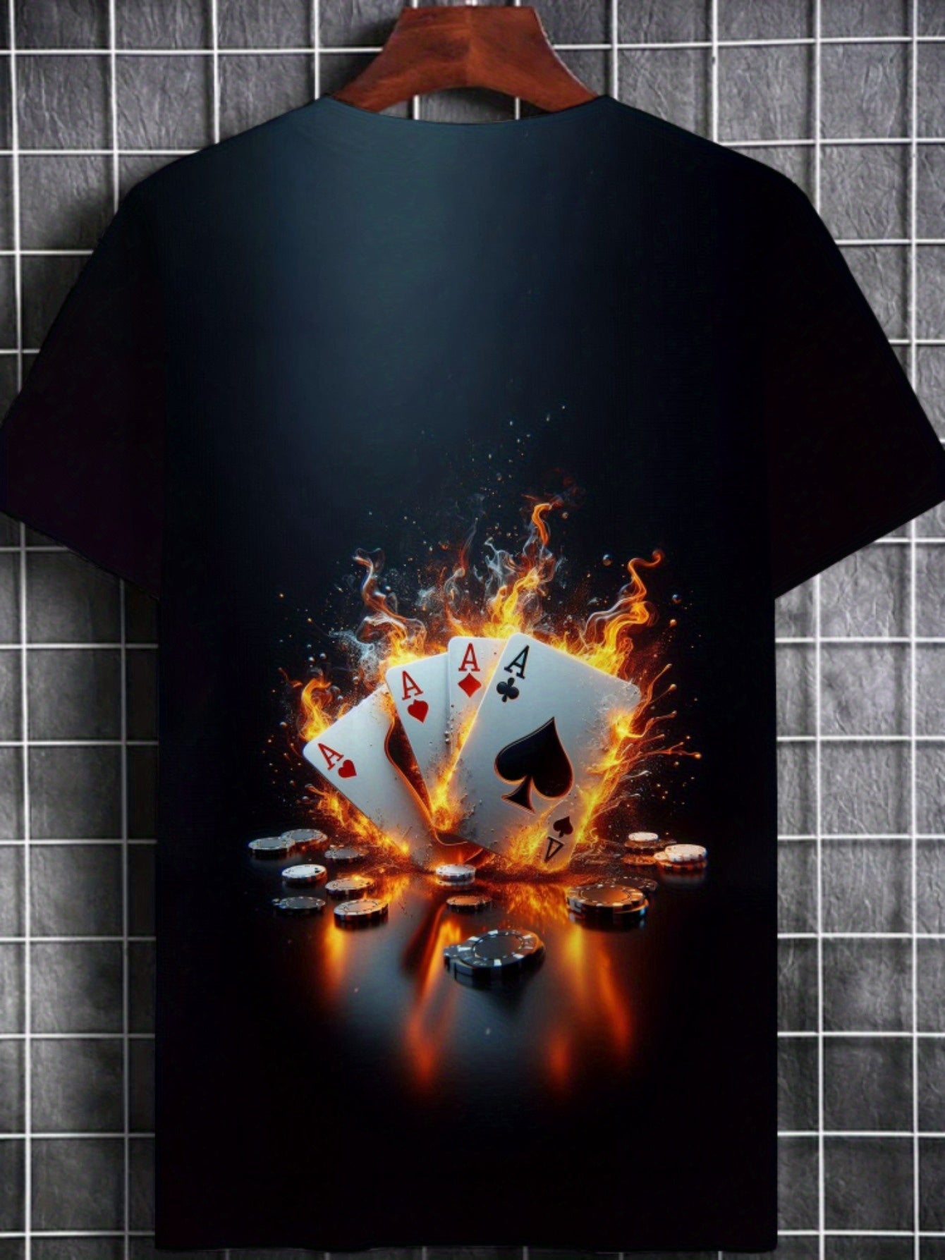 T-shirt noir pour homme avec motif dynamique de cartes de poker