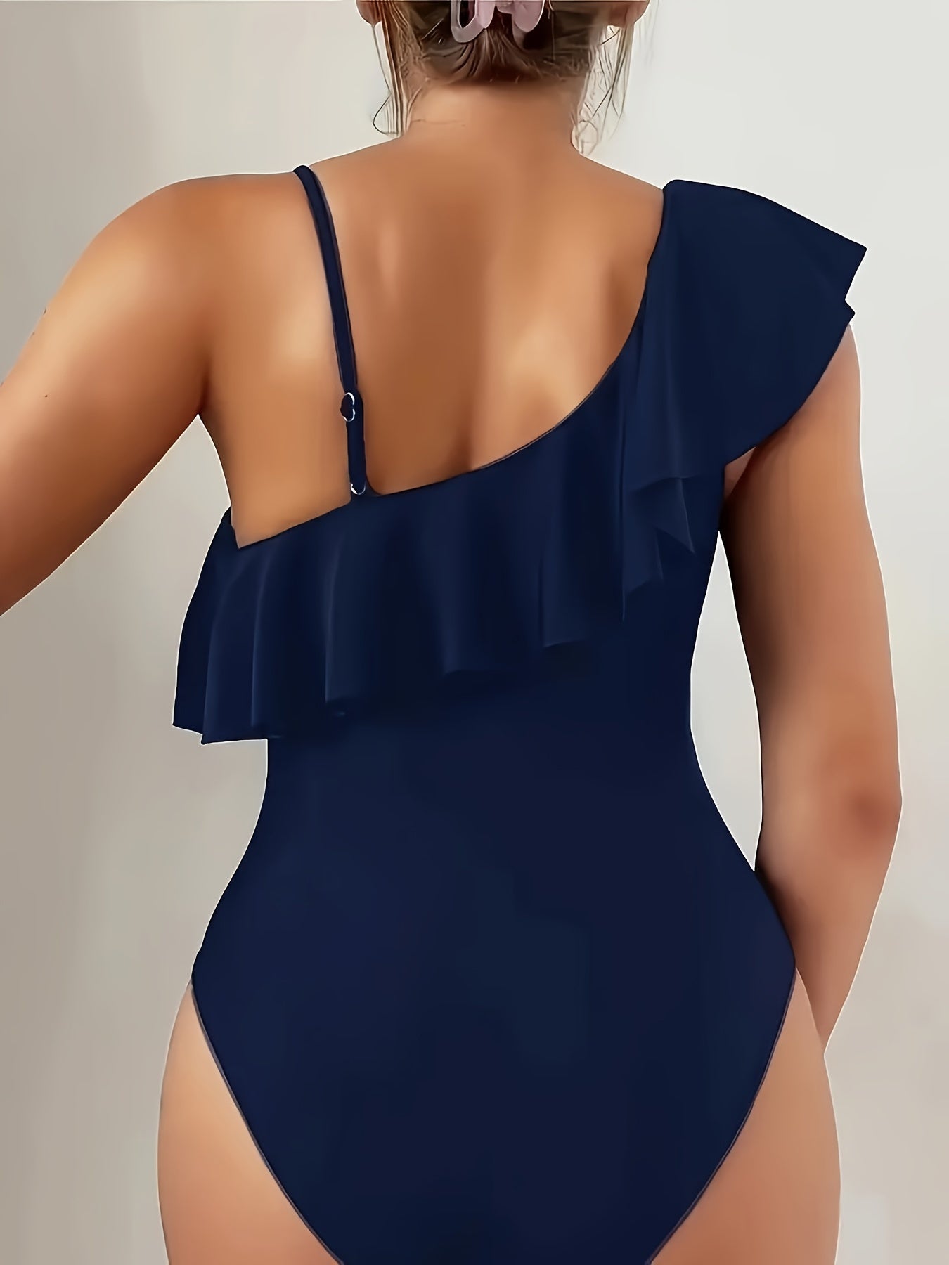 Maillot de bain une pièce élégant en maille à une épaule pour femme