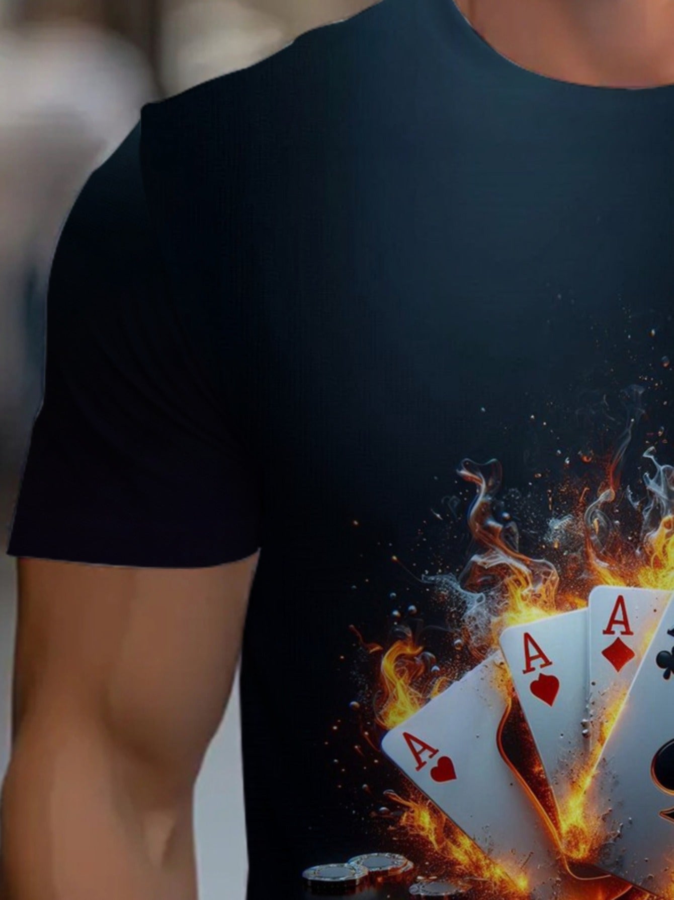 T-shirt noir pour homme avec motif dynamique de cartes de poker