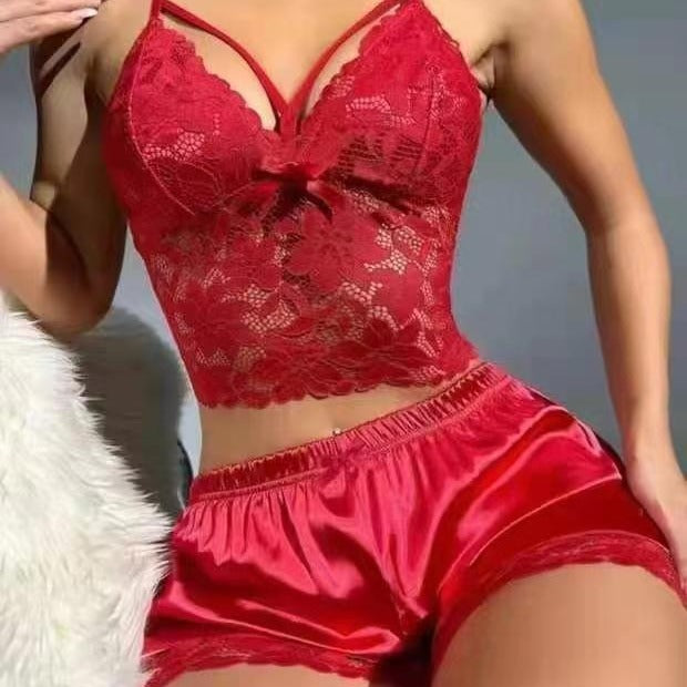 Ensemble pyjama débardeur et short en dentelle