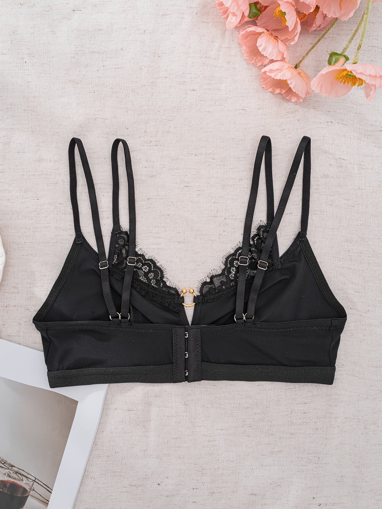 Soutien-gorge sans armatures noir à bretelles fines