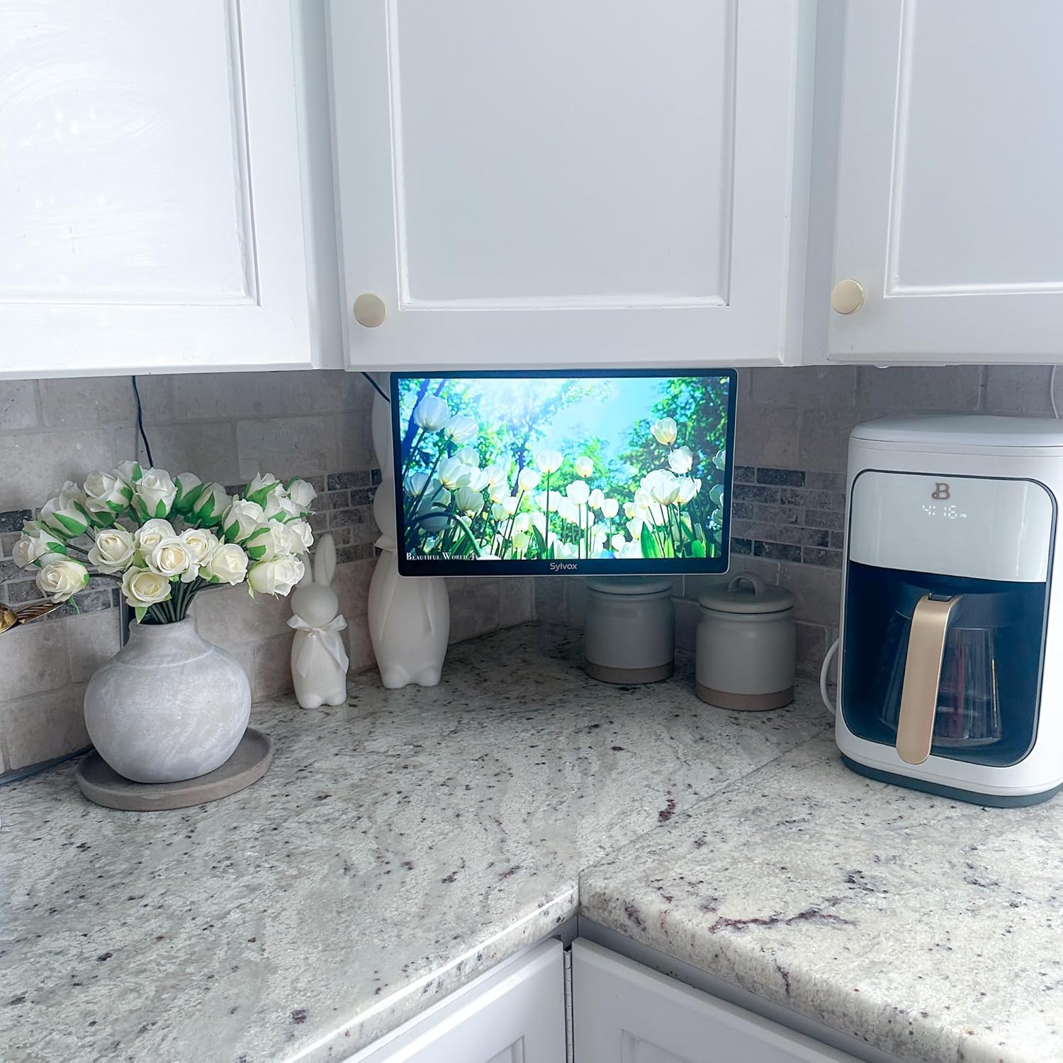 SYLVOX TV Pliable 15,6" (40 cm) - Smart Google TV Full HD 1080P, Écran Pivotant +/-45°, Pliage 90°, WiFi/Bluetooth, DVB-T2/C/S2, DC12V - pour Cuisine, Chambre, Camping-Car (Garantie 2 Ans)