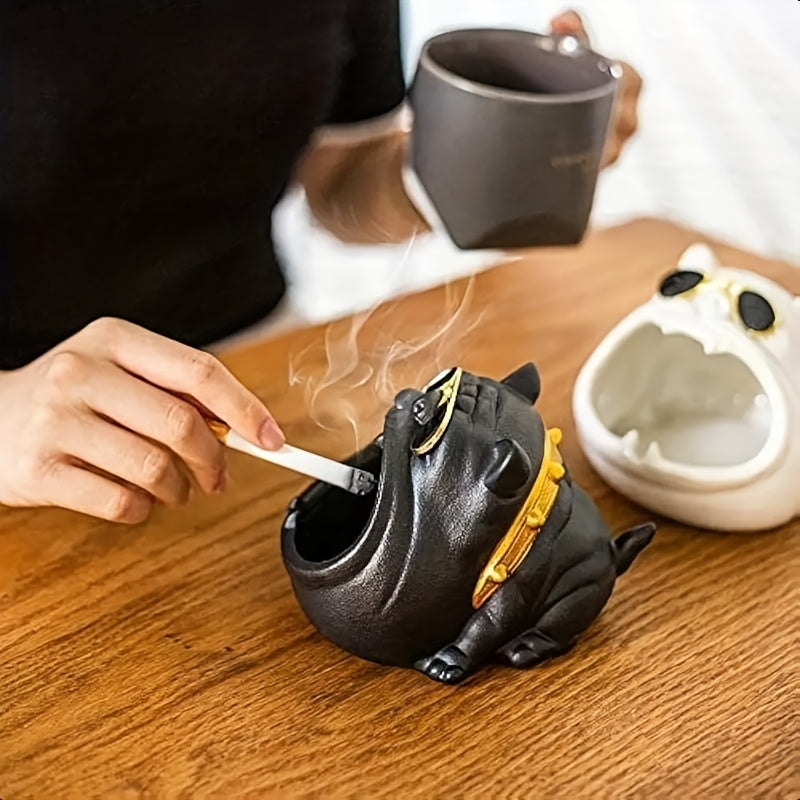 Cendrier en porcelaine en forme de chien