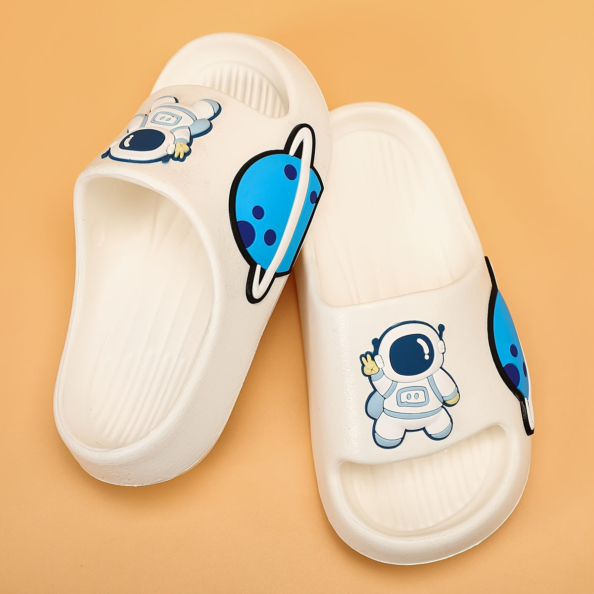 Boys' Cartoon Astronaut Slippers - Casual Cute Minimalist EVA Slip-On Sandals for Home & Outdoor - Breathable Lightweight Non-Slip for Children 14 and Under - Topdecheztop.fr