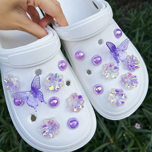 Lot de 18 breloques de chaussures violettes à motif de fleurs et de papillons