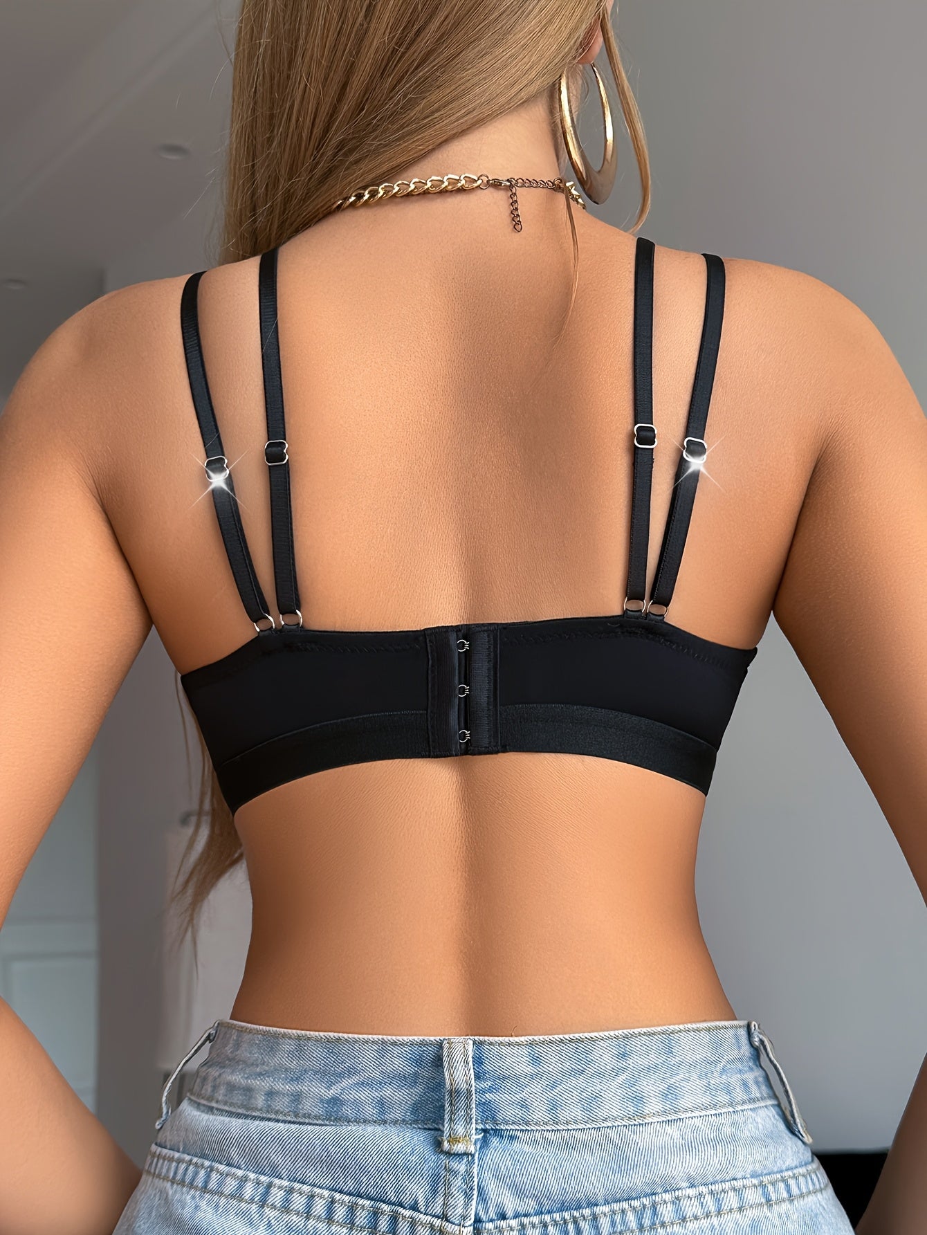 Soutien-gorge sans armatures noir à bretelles fines