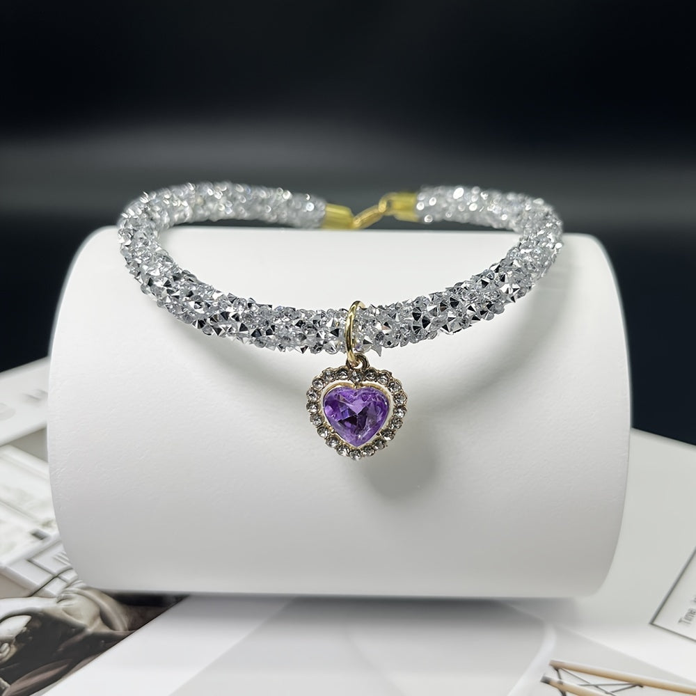 Collier pour animaux de compagnie orné de strass et d'un pendentif en forme de cœur