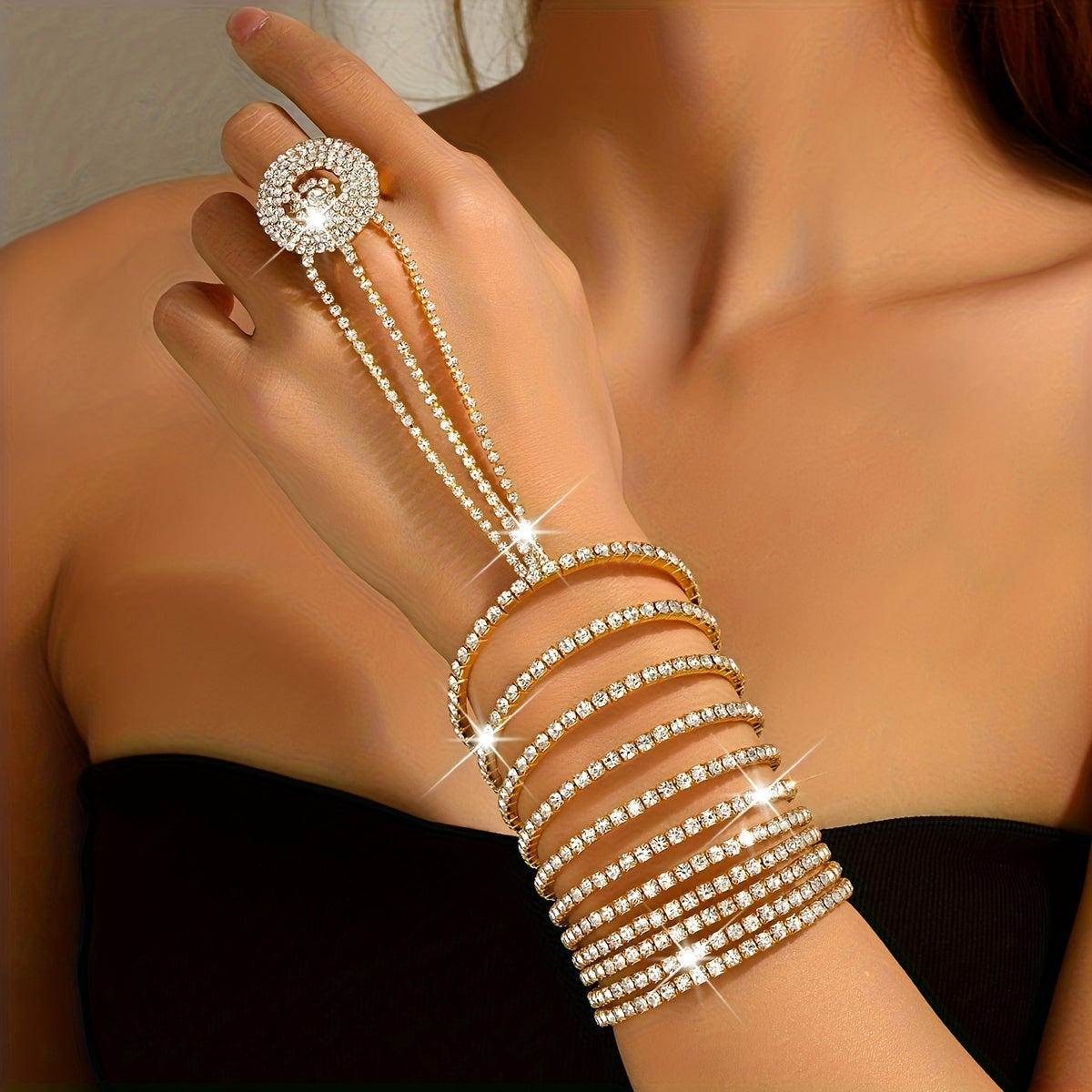 Bracelet pour femme orné de strass